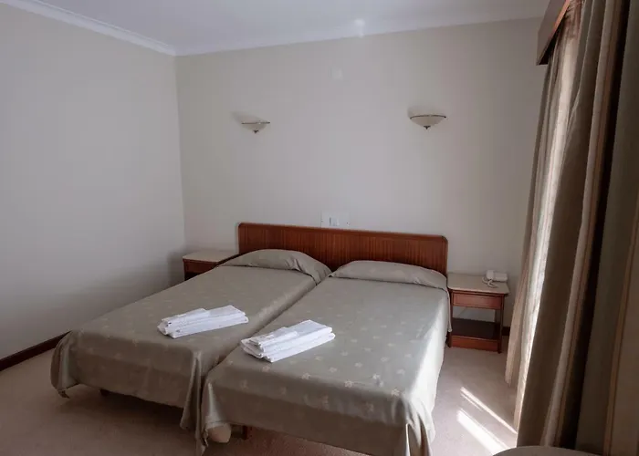 ホテル Peregrinos De By Umbral 2*